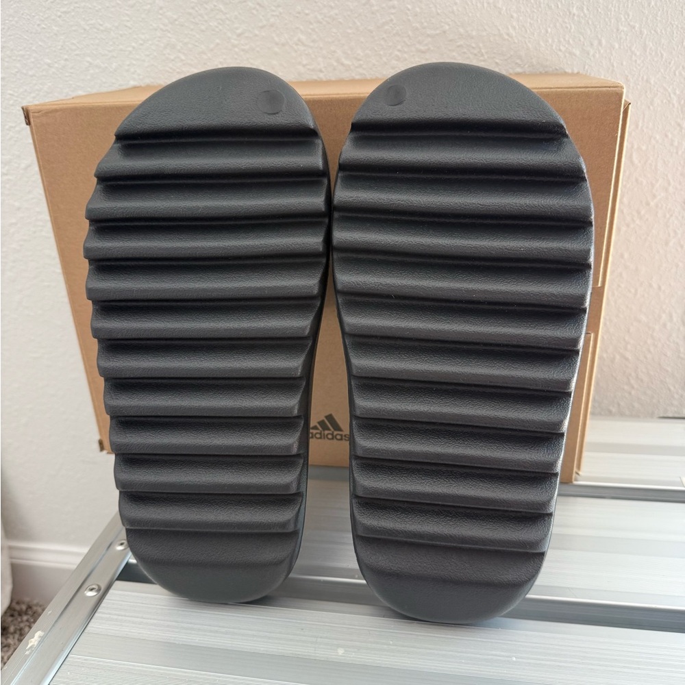 Yeezy Black Slide Sandals
Size 9
New 
No box - Picture 3 of 4